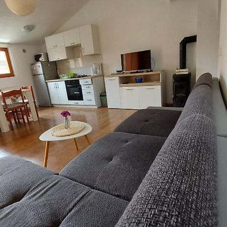 Apartment Alex Пула Екстериор снимка