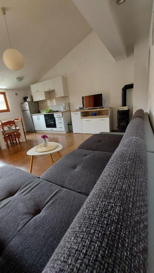 Apartment Alex Пула Екстериор снимка