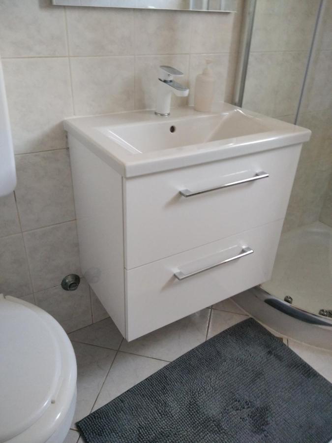 Apartment Alex Пула Екстериор снимка